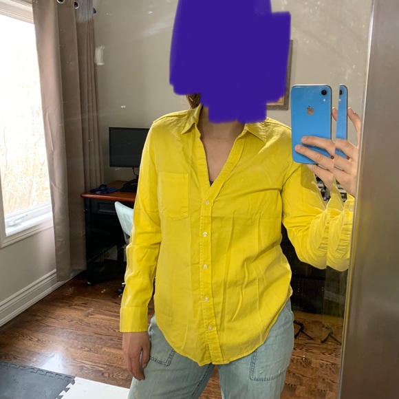 GAP perfect yellow shirt - Picture 3 of 3